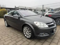 Grau Gebraucht 2010 Opel Astra Cabriolet Cabrio | 8.700 € (Teuer)
