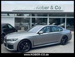 Silber/grau (metallic) Gebraucht 2019 BMW 750 Shadowline Limousine | 49.980 € (Superpreis)