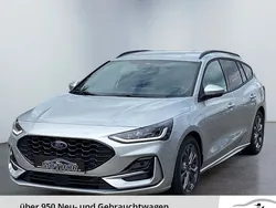 Silbern Neu 2024 Ford Focus ST-Line Kombi | 31.990 € (Teuer)