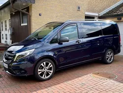 Blau Gebraucht 2018 Mercedes Vito Edition 1 Van / Kleinbus | 24.900 € (Teuer)
