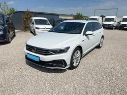 Gletscherweiss metallic Gebraucht 2023 VW Passat Pro Kombi | 32.930 € (Superpreis)