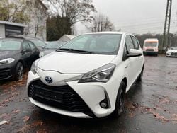 Weiß Gebraucht 2017 Toyota Yaris Hybrid Comfort Limousine | 8.999 € (Superpreis)