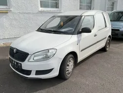 Weiß Gebraucht 2014 Skoda Roomster Van / Kleinbus | 2.999 € (Teuer)