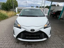 Weiß Gebraucht 2020 Toyota Yaris Team Limousine | 7.999 € (Fairer Preis)
