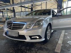 Silber Gebraucht 2010 Mercedes E200 AMG line Kombi | 8.990 € (Fairer Preis)