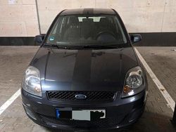 Schwarz Gebraucht 2007 Ford Fiesta Kleinwagen | 1.500 €