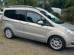 Beige Gebraucht 2014 Ford Tourneo Courier Titanium Van / Kleinbus | 8.500 € (Guter Preis)