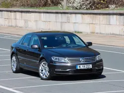 Braun Gebraucht 2011 VW Phaeton Limousine | 11.250 € (Fairer Preis)