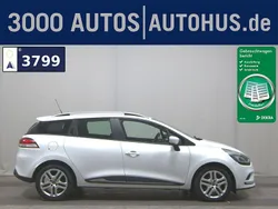 Weiss nacre Gebraucht 2020 Renault Clio GrandTour Kombi | 5.680 € (Superpreis)