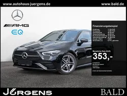 Schwarz kosmosschwarz metallic Gebraucht 2024 Mercedes CLA200 AMG Coupé | 37.390 € (Fairer Preis)
