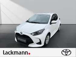 Weiss Gebraucht 2022 Toyota Yaris Hybrid Business Edition Limousine | 16.990 € (Superpreis)