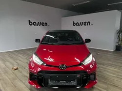 Karminarot metallic Neu 2024 Toyota Yaris Kleinwagen | 47.900 € (Superpreis)