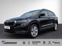 Schwarzmagic perleffekt Gebraucht 2024 Skoda Karoq Selection SUV | 30.388 € (Guter Preis)