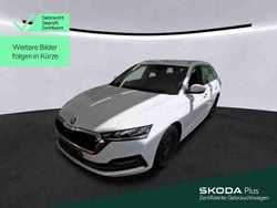 Candyweiß Gebraucht 2021 Skoda Octavia Style Kombi | 20.699 € (Fairer Preis)