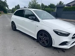 Weiß Gebraucht 2021 Mercedes B200 AMG Van / Kleinbus | 27.600 € (Etwas zu teuer)