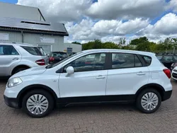 Weiß Gebraucht 2015 Suzuki SX4 S-Cross SUV | 7.499 € (Fairer Preis)