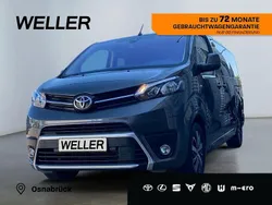Grau Gebraucht 2023 Toyota Proace Verso Team Kombi | 39.980 € (Fairer Preis)
