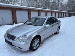 Silber Gebraucht 2001 Mercedes C200 Classic Limousine | 2.900 € (Fairer Preis)
