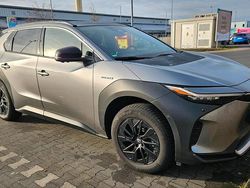 Grau Gebraucht 2022 Toyota bZ4X Comfort SUV | 32.850 € (Fairer Preis)