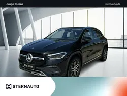 Metalliclack kosmosschwarz Gebraucht 2023 Mercedes GLA200 Progressive SUV | 37.480 € (Fairer Preis)