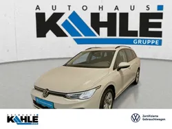 Pure white (weiß) Gebraucht 2022 VW Golf VIII Life Kombi | 21.990 € (Guter Preis)