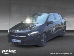 Unilack nachtschwarz Gebraucht 2025 Mercedes B200 Progressive Van / Kleinbus | 39.980 €