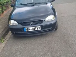 Schwarz Gebraucht 1998 Opel Corsa Sport Limousine | 800 € (Fairer Preis)