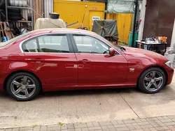 Rot Gebraucht 2011 BMW 325 Limousine | 15.500 € (Etwas zu teuer)