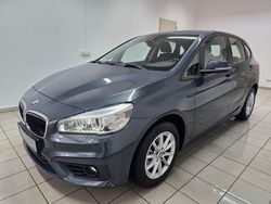 Grau Gebraucht 2015 BMW 218 Active Tourer Basis Van / Kleinbus | 13.990 € (Fairer Preis)