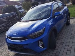 Blau Gebraucht 2021 Kia Stonic SUV | 15.999 € (Guter Preis)