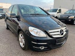 Schwarz Gebraucht 2009 Mercedes 180 Sport Limousine | 5.990 € (Etwas zu teuer)