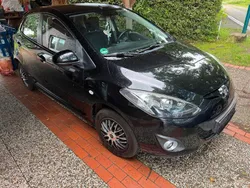 Schwarz Gebraucht 2012 Mazda 2 Sports-Line Limousine | 5.850 € (Teuer)