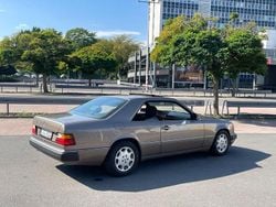 Braun Gebraucht 1990 Mercedes 230 Coupé | 4.000 €