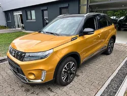 Gold Gebraucht 2023 Suzuki Vitara Comfort+ SUV | 21.950 € (Fairer Preis)