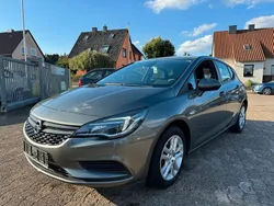 Grau Gebraucht 2016 Opel Astra Eco Limousine | 8.990 € (Fairer Preis)