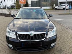 Schwarz Gebraucht 2012 Skoda Octavia Ambition Kombi | 2.700 € (Fairer Preis)