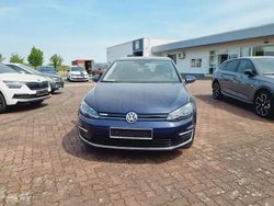 Blau Gebraucht 2020 VW e-Golf Kleinwagen | 17.000 € (Etwas zu teuer)