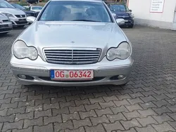 Silber Gebraucht 2002 Mercedes C180 Limousine | 3.690 € (Etwas zu teuer)