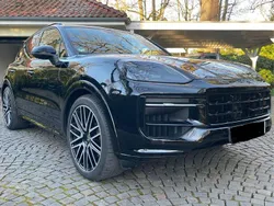 Schwarz Gebraucht 2024 Porsche Cayenne S Sport SUV | 116.900 € (Fairer Preis)
