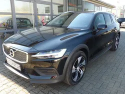 Schwarz Gebraucht 2022 Volvo V60 CC Pro Kombi | 32.990 € (Guter Preis)