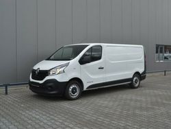 Weiß Gebraucht 2015 Renault Trafic Komfort Van | 14.999 € (Teuer)