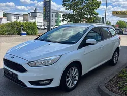 Weiß Gebraucht 2016 Ford Focus Trend Limousine | 7.390 € (Fairer Preis)