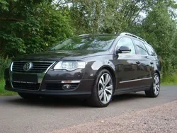 Grau Gebraucht 2010 VW Passat Highline Kombi | 4.790 € (Guter Preis)