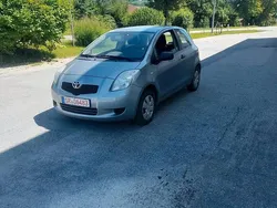 Grau Gebraucht 2007 Toyota Yaris Kleinwagen | 1.200 € (Guter Preis)
