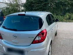 Silber Gebraucht 2011 Opel Corsa Limousine | 2.999 € (Fairer Preis)