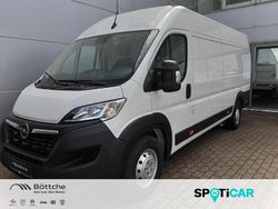 Weiss icy Gebraucht 2024 Opel Movano Van | 25.980 €