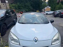Weiß Gebraucht 2010 Renault Mégane Coupé Coupé | 4.444 € (Teuer)