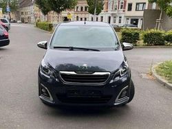 Grau Gebraucht 2021 Peugeot 108 Limousine | 10.899 € (Fairer Preis)