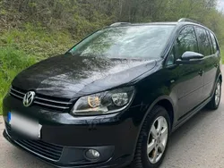 Schwarz Gebraucht 2014 VW Touran Life Van / Kleinbus | 10.200 € (Fairer Preis)