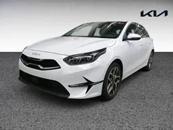 Weiß Gebraucht 2024 Kia Ceed Spirit Limousine | 23.380 € (Superpreis)